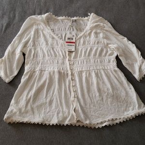 SOLD SOLD SOLD >NWT American Rag Blouse Sz. XS